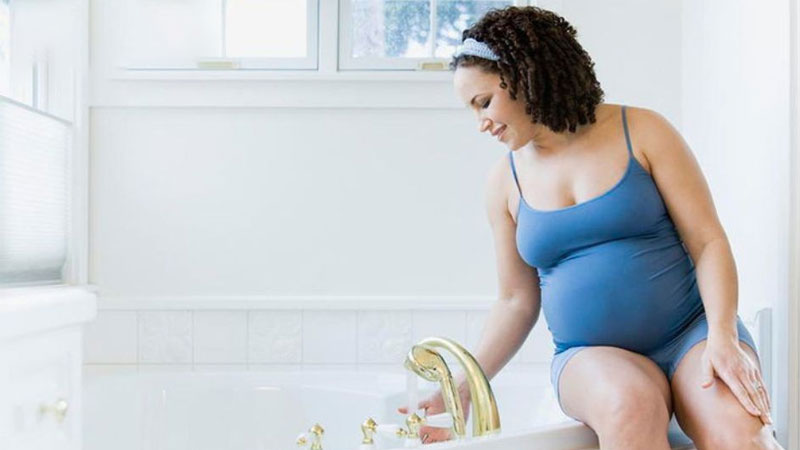 Cách vệ sinh vùng kín sau khi sinh thường tại nhà đúng cách