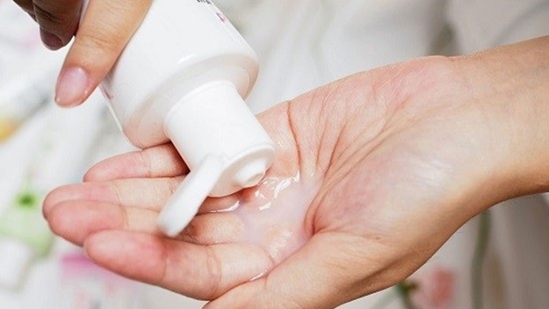 Cách vệ sinh vùng kín sau sinh mổ an toàn và sạch sẽ