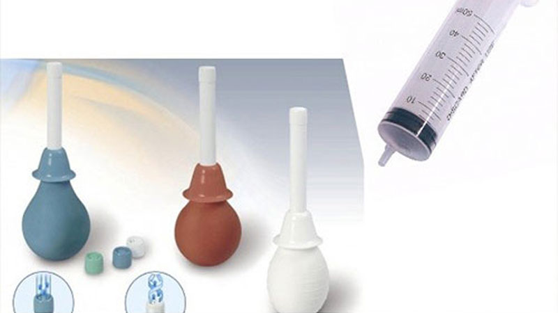 Dụng cụ thụt rửa âm đạo và những lưu ý khi sử dụng