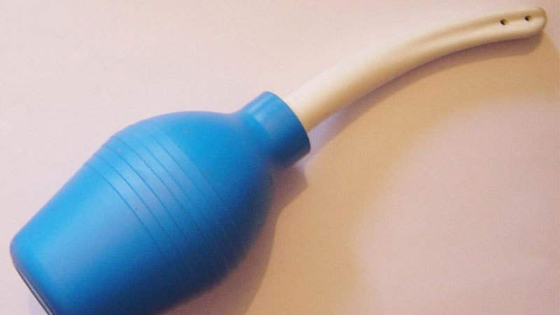 Dụng cụ thụt rửa âm đạo và những lưu ý khi sử dụng