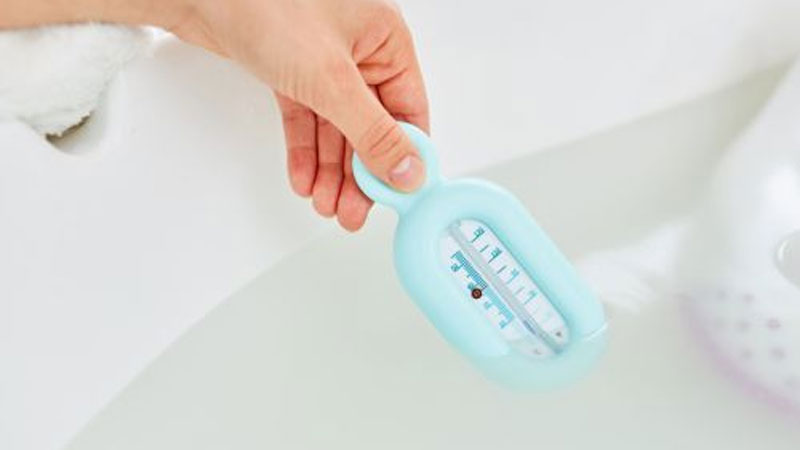 Nhiệt độ tắm cho bé sơ sinh chuẩn nhất các mẹ nên biết