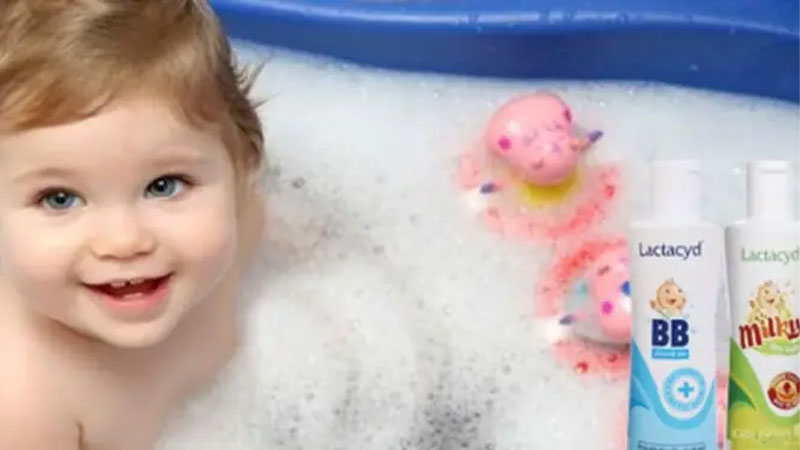 Review sữa tắm Lactacyd cho bé: phân loại, ưu điểm và giá bán