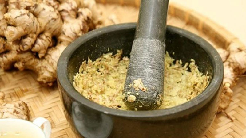 Tắm nước gừng cho trẻ sơ sinh có tốt không?