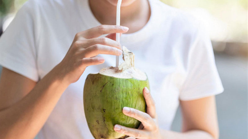 Quan hệ xong uống nước dừa có thai không?