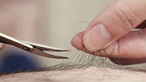 Tỉa gọn phần lông ở đường viền bikini có thể giúp bạn tự tin hơn